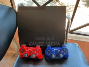 Ps3 Slim + 2 Controllers + 7 Games