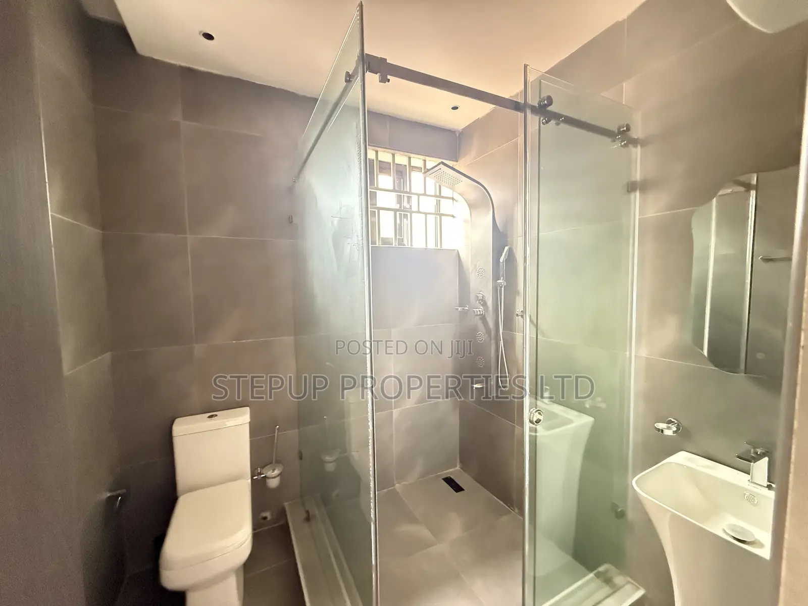 2bdrm Apartment in Adenta, Amrahia for rent
