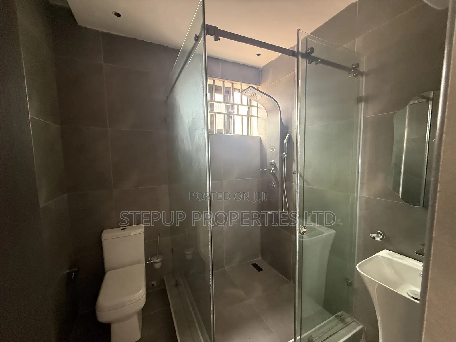 2bdrm Apartment in Adenta, Amrahia for rent
