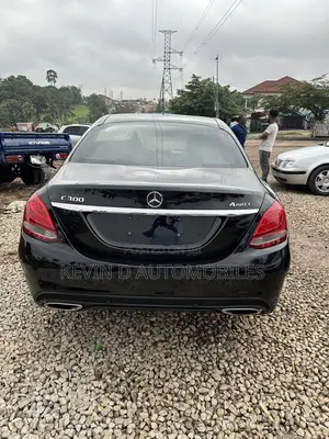 Mercedes-Benz C300 Base AWD 4Matic Sedan (2.0L 4cyl 7A) 2015 Black