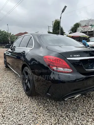 Mercedes-Benz C300 Base AWD 4Matic Sedan (2.0L 4cyl 7A) 2015 Black