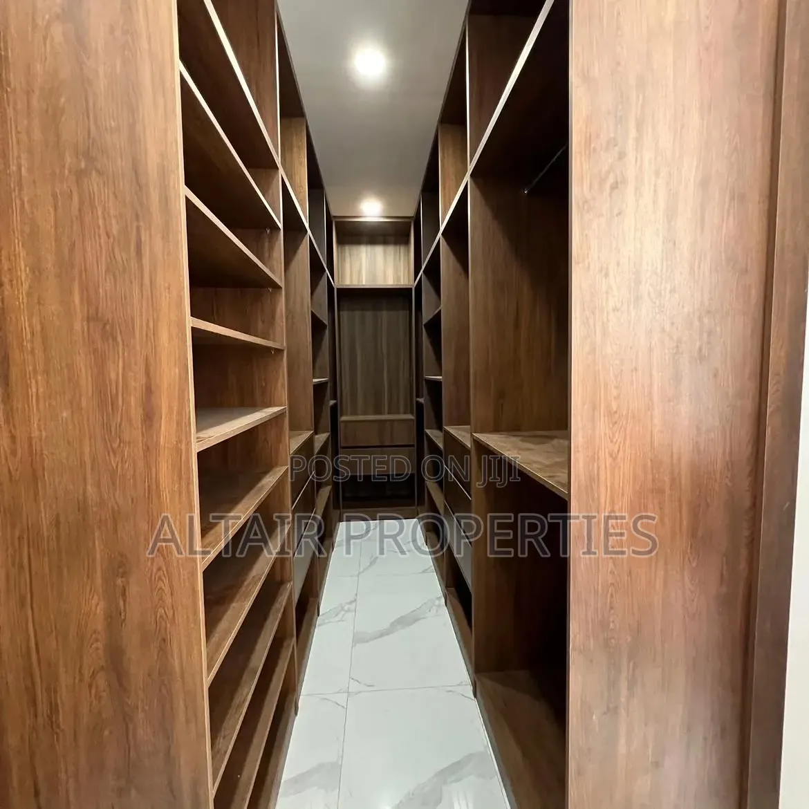 4bdrm House in Sakumono, Accra Metropolitan for sale
