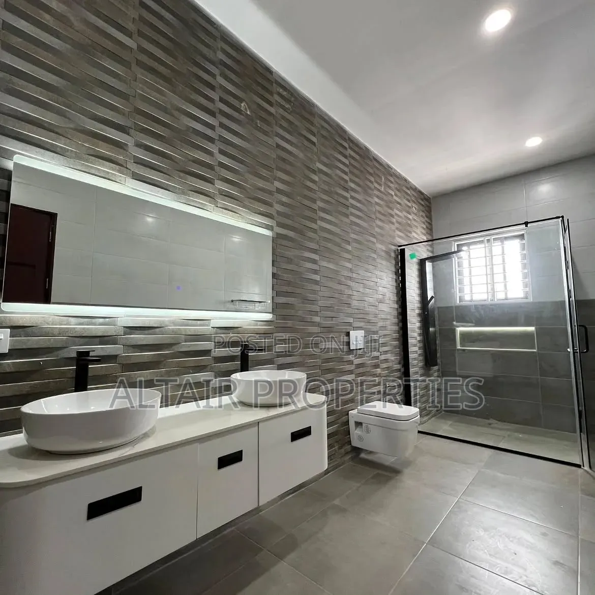 4bdrm House in Sakumono, Accra Metropolitan for sale