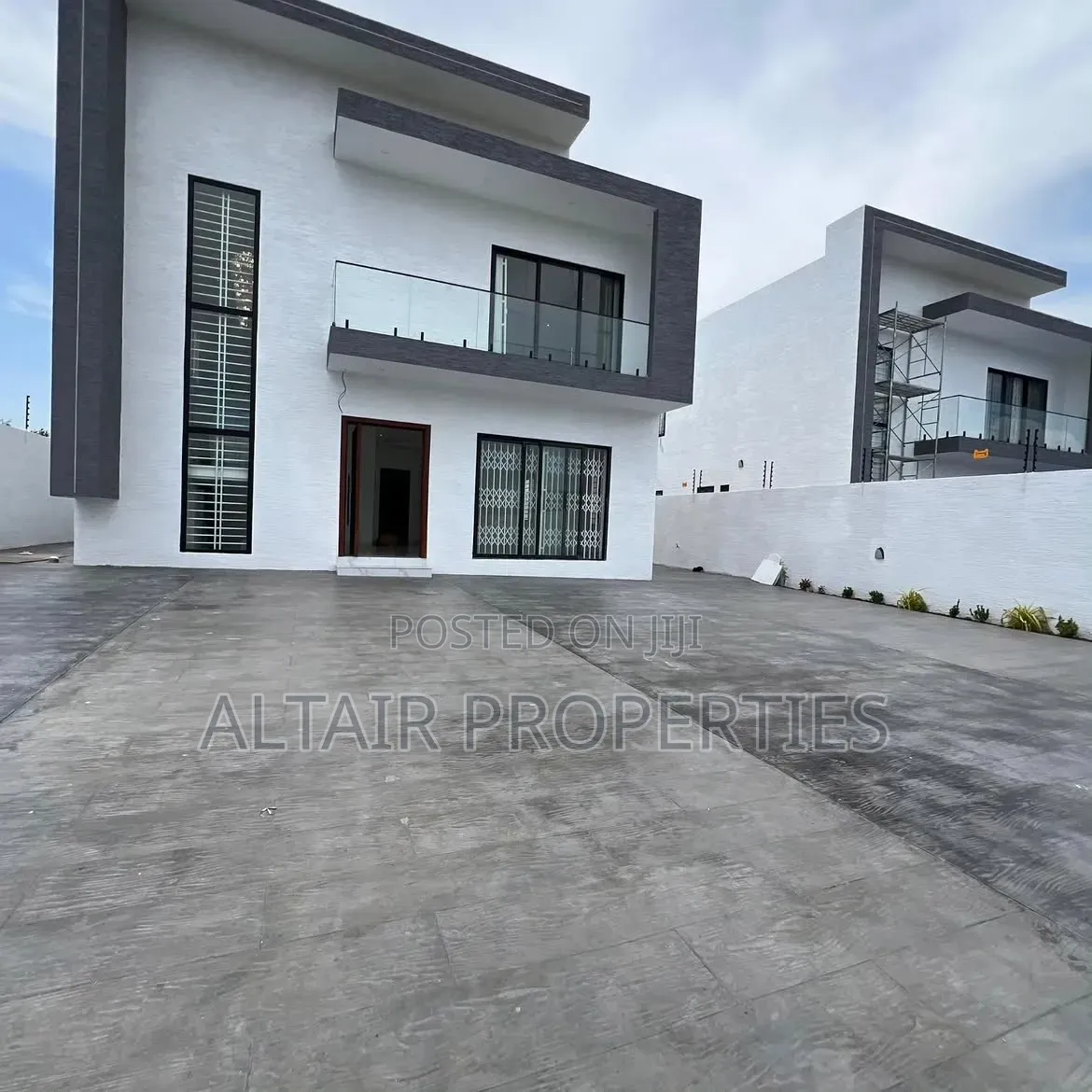 4bdrm House in Sakumono, Accra Metropolitan for sale