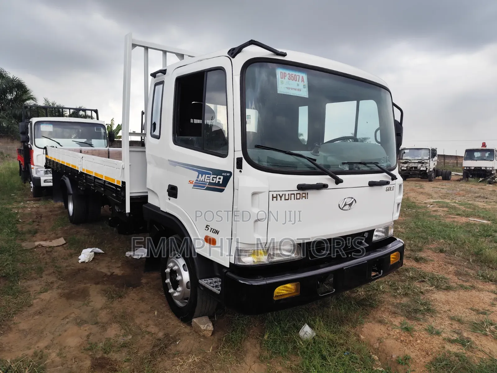 Hyundai Gold 8holes. Full Air Break. New Arrival.