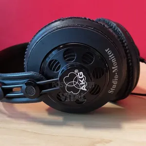 Studio Monitor Akg Df