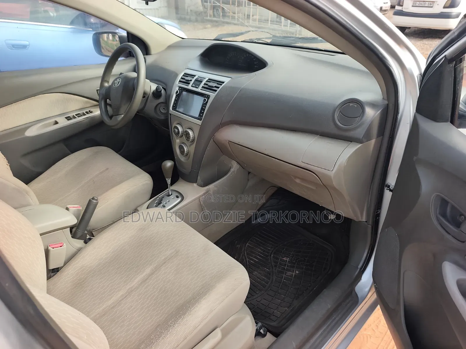 Toyota Belta 2010 Silver
