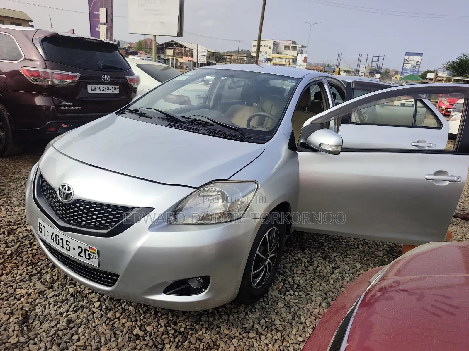 Toyota Belta 2010 Silver