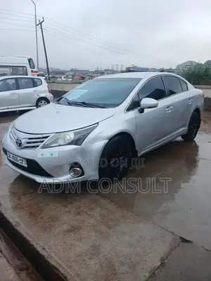 Toyota Avensis 2015 Silver
