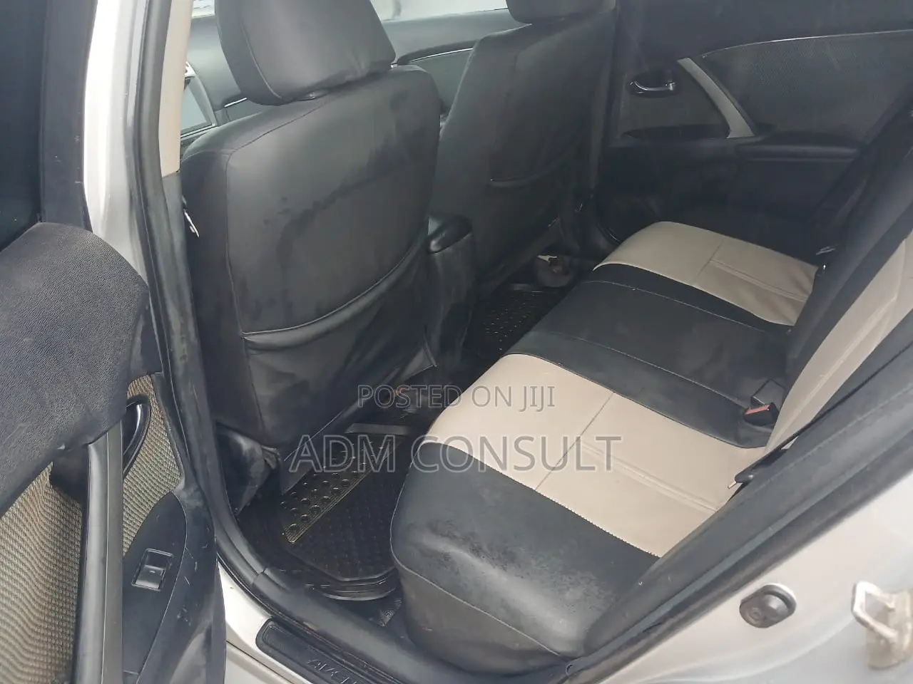Toyota Avensis 2015 Silver