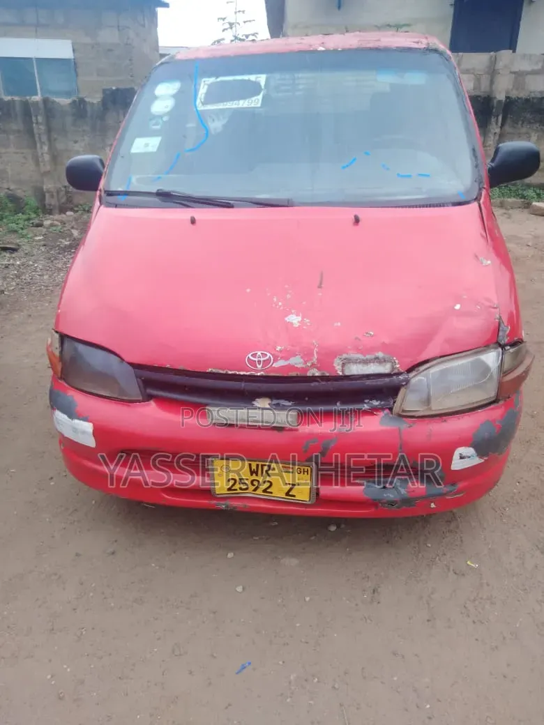 Toyota Grand HiAce 2002 Red