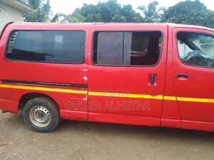 Toyota Grand HiAce 2002 Red