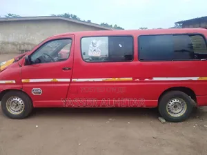 Toyota Grand HiAce 2002 Red