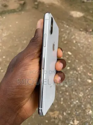 Apple iPhone X 64 GB White