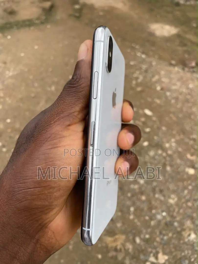 Apple iPhone X 64 GB White
