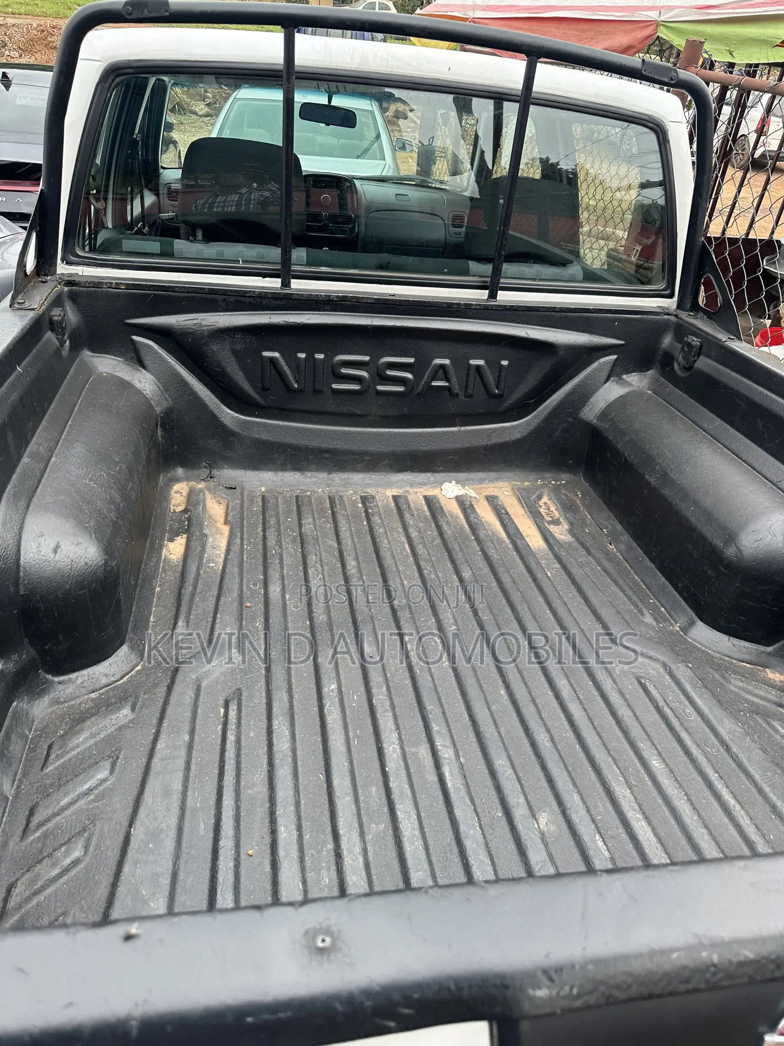 Nissan Hardbody 2013 White