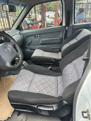 Nissan Hardbody 2013 White