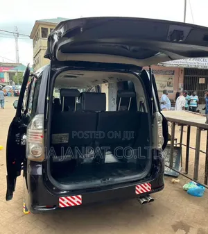 Toyota Voxy 2010 Black
