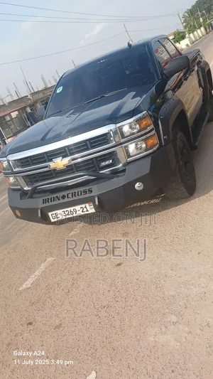 Strong Comfortable Pick Up Truck for Rent