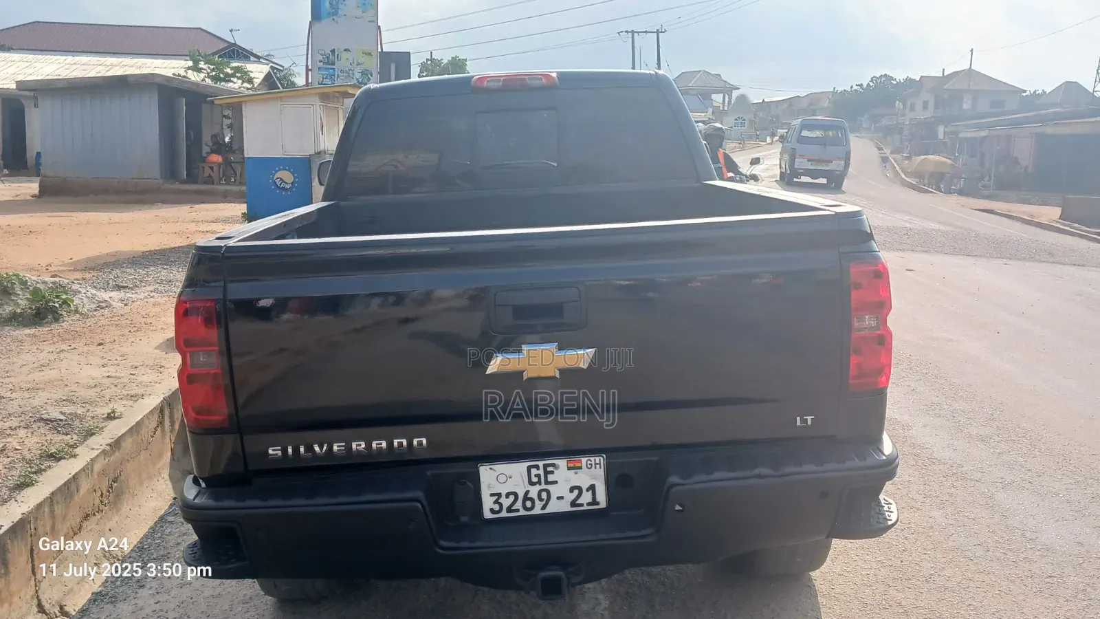 Strong Comfortable Pick Up Truck for Rent