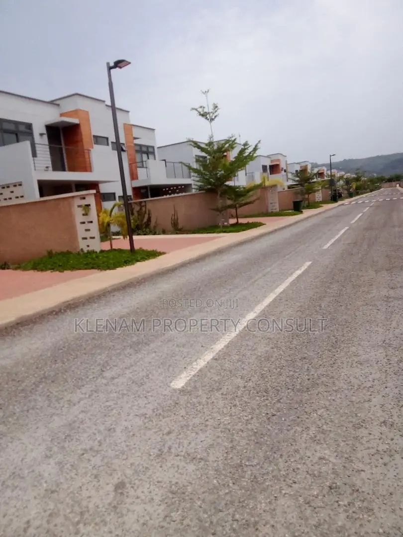 Furnished 3bdrm Duplex in Oyarifa Mall Area for rent