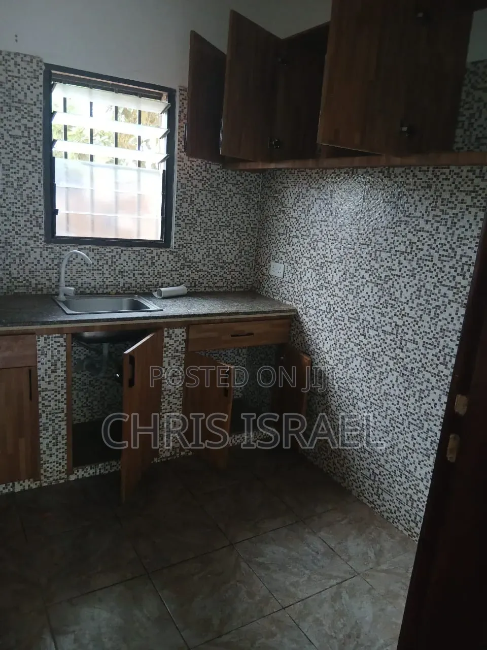 1bdrm Room & Parlour in Malejor School for rent