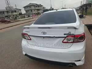 Toyota Corolla 2013 White