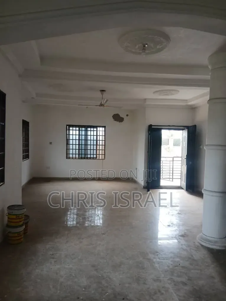 3bdrm Bungalow in Oyibi Benarpat, Police Station for rent
