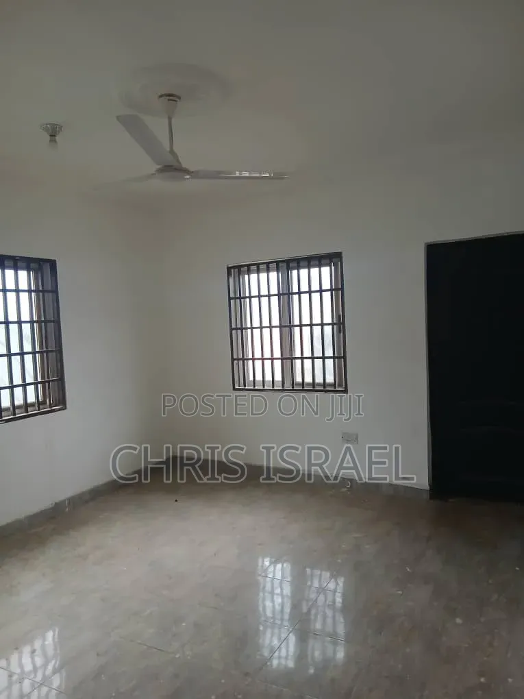 3bdrm Bungalow in Oyibi Benarpat, Police Station for rent