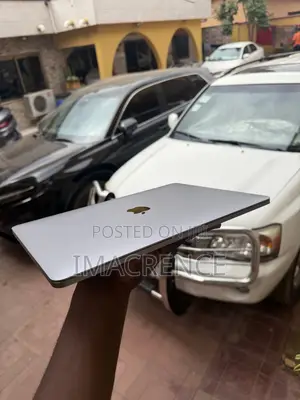 Laptop Apple MacBook Pro 2020 16GB Intel Core i5 SSD 512GB