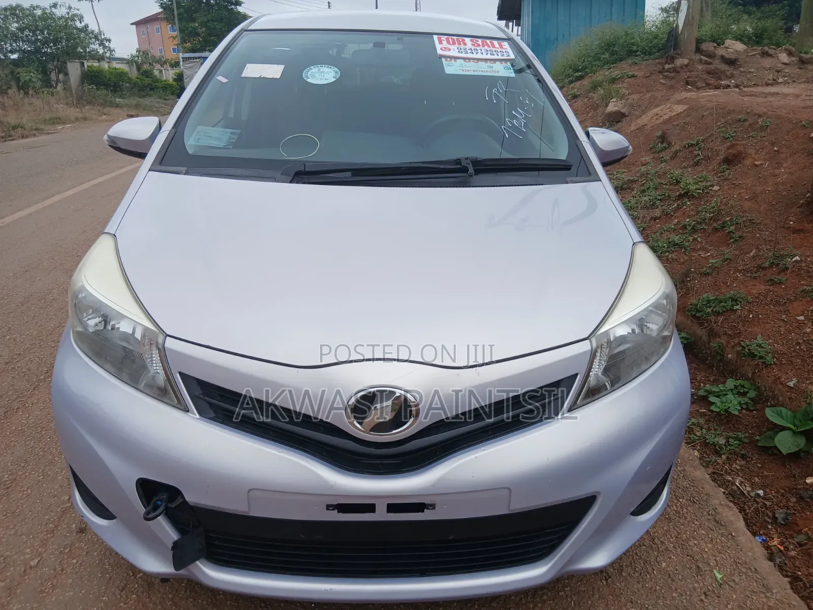 Toyota Vitz 2013 Silver