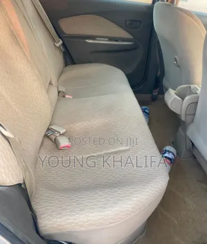Toyota Belta 2010 Silver