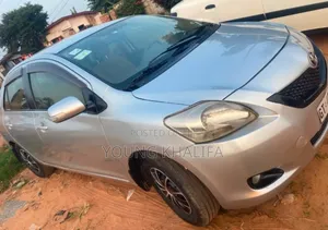 Toyota Belta 2010 Silver