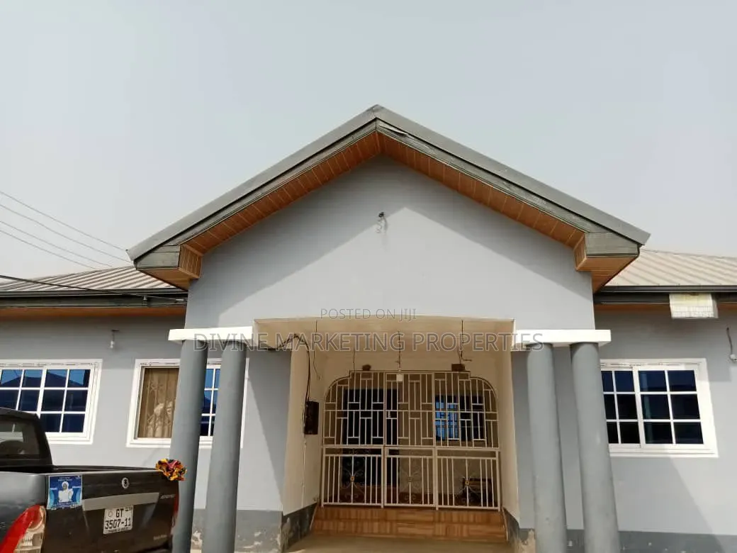 3bdrm House in Kasoa, Gomoa West for sale