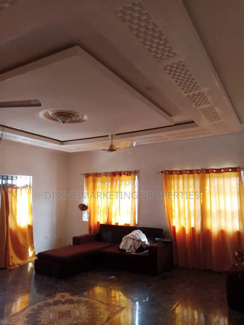 3bdrm House in Kasoa, Gomoa West for sale