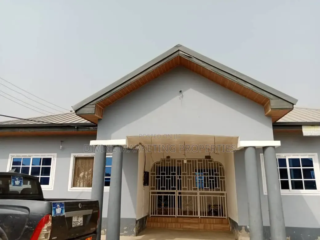 3bdrm House in Kasoa, Gomoa West for sale