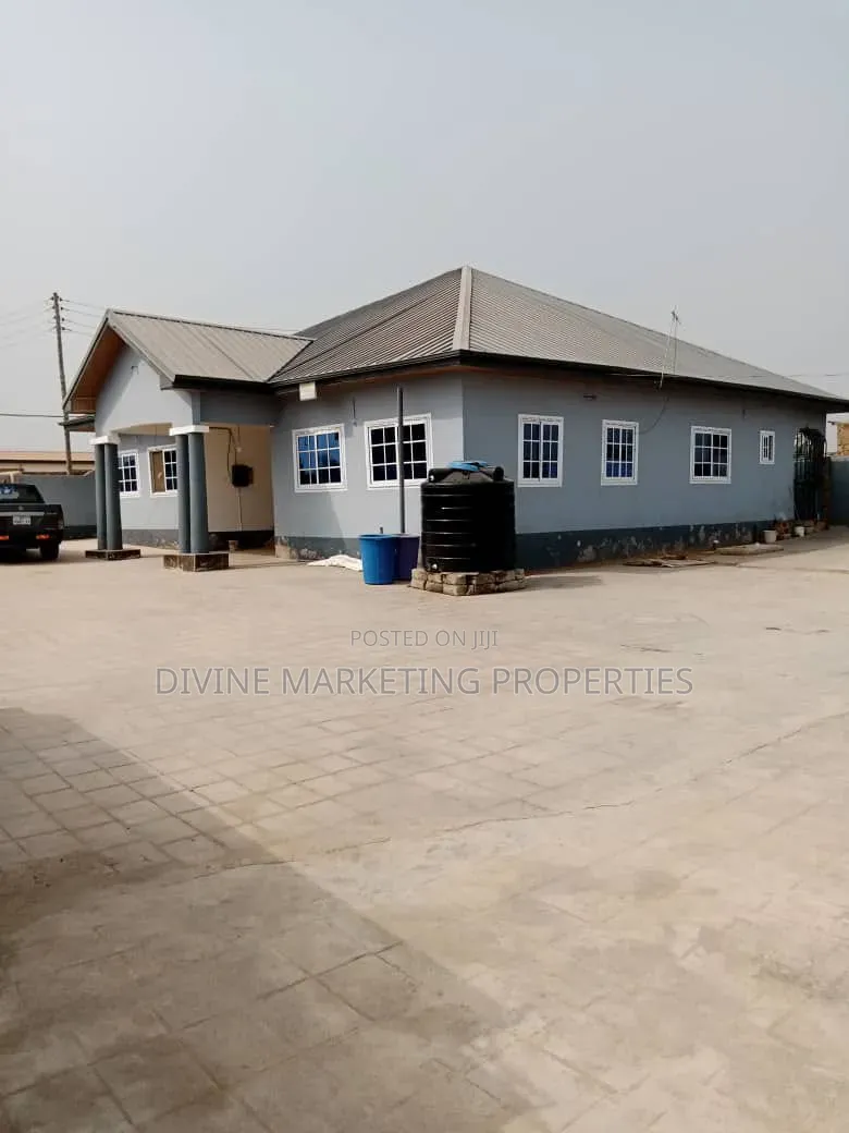 3bdrm House in Kasoa, Gomoa West for sale