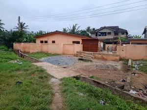 8bdrm Block of Flats in Washing Bay, Blue Kiosk for sale