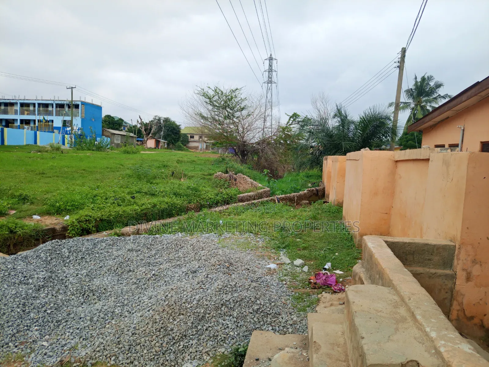 8bdrm Block of Flats in Washing Bay, Blue Kiosk for sale