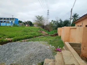 8bdrm Block of Flats in Washing Bay, Blue Kiosk for sale