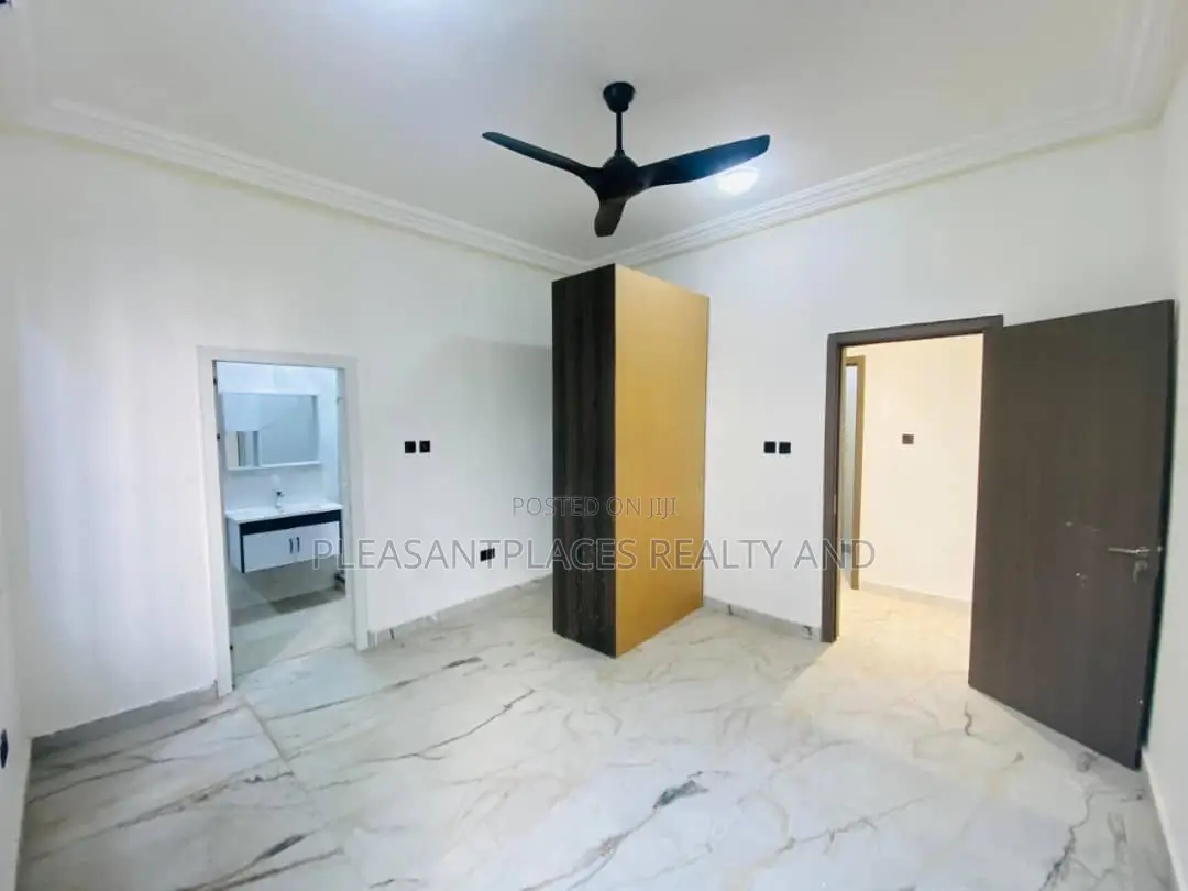 2bdrm Apartment in Pleasantplaces And, Abelemkpe for rent
