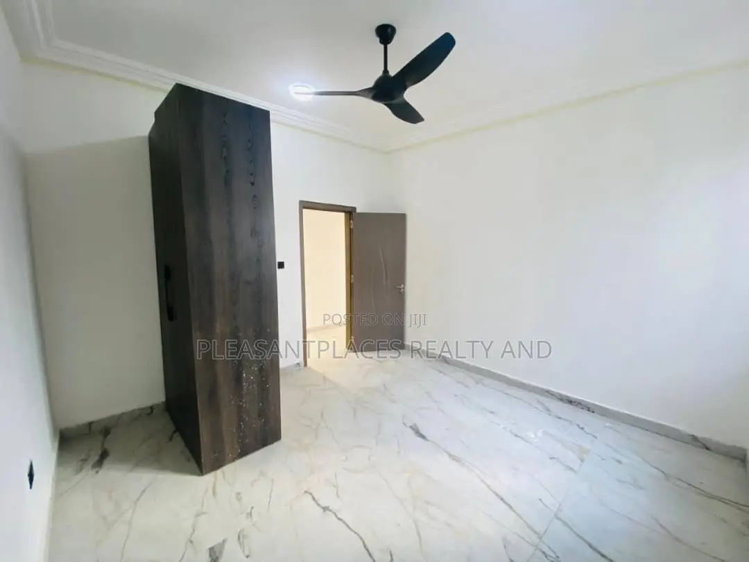 2bdrm Apartment in Pleasantplaces And, Abelemkpe for rent