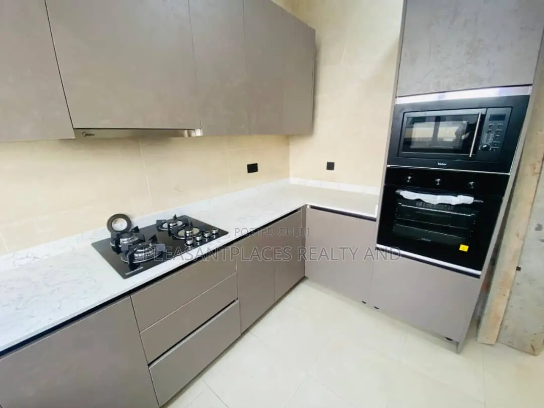 2bdrm Apartment in Pleasantplaces And, Abelemkpe for rent