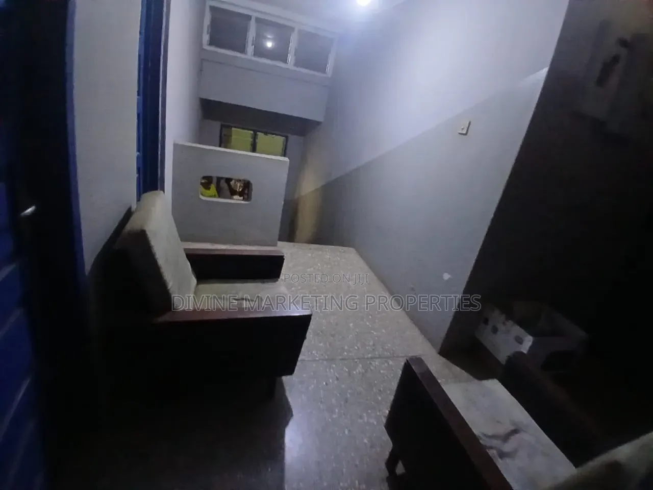 5bdrm House in Maame Dokono Area for sale