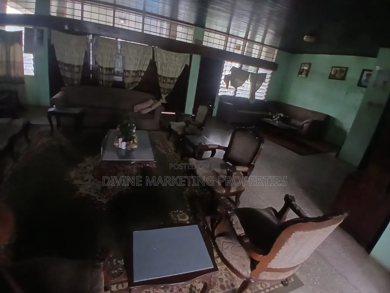 5bdrm House in Maame Dokono Area for sale