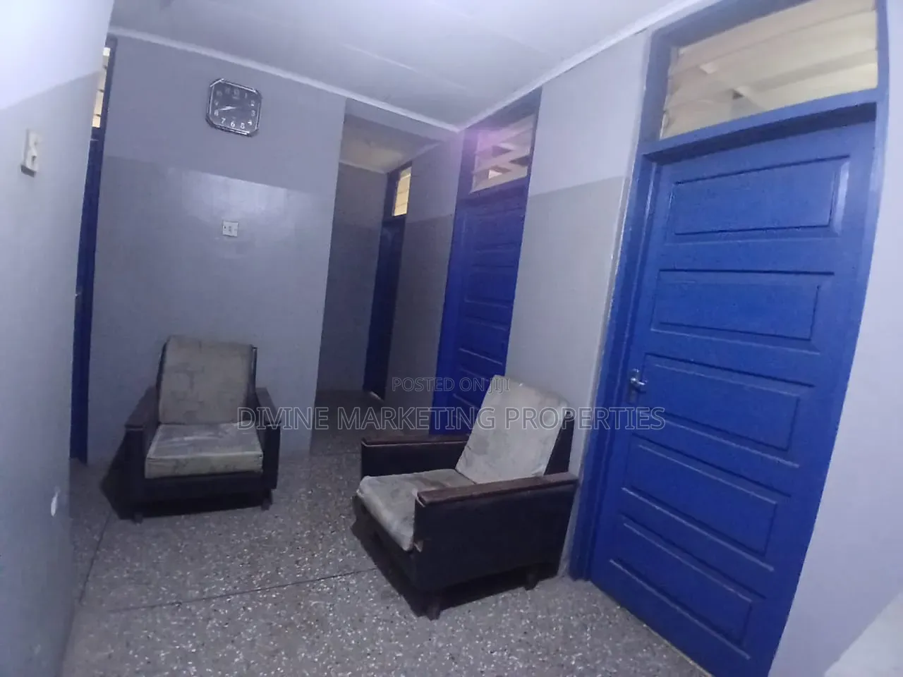 5bdrm House in Maame Dokono Area for sale