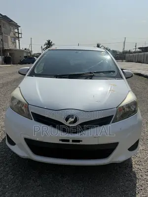 Toyota Vitz 2014 White