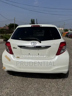 Toyota Vitz 2014 White