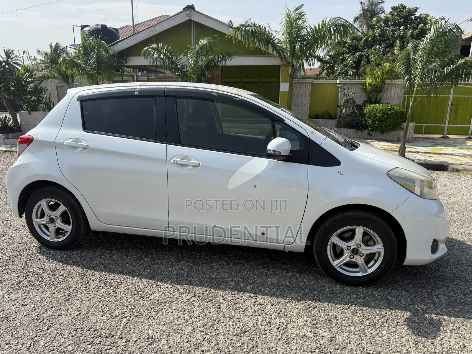 Toyota Vitz 2014 White