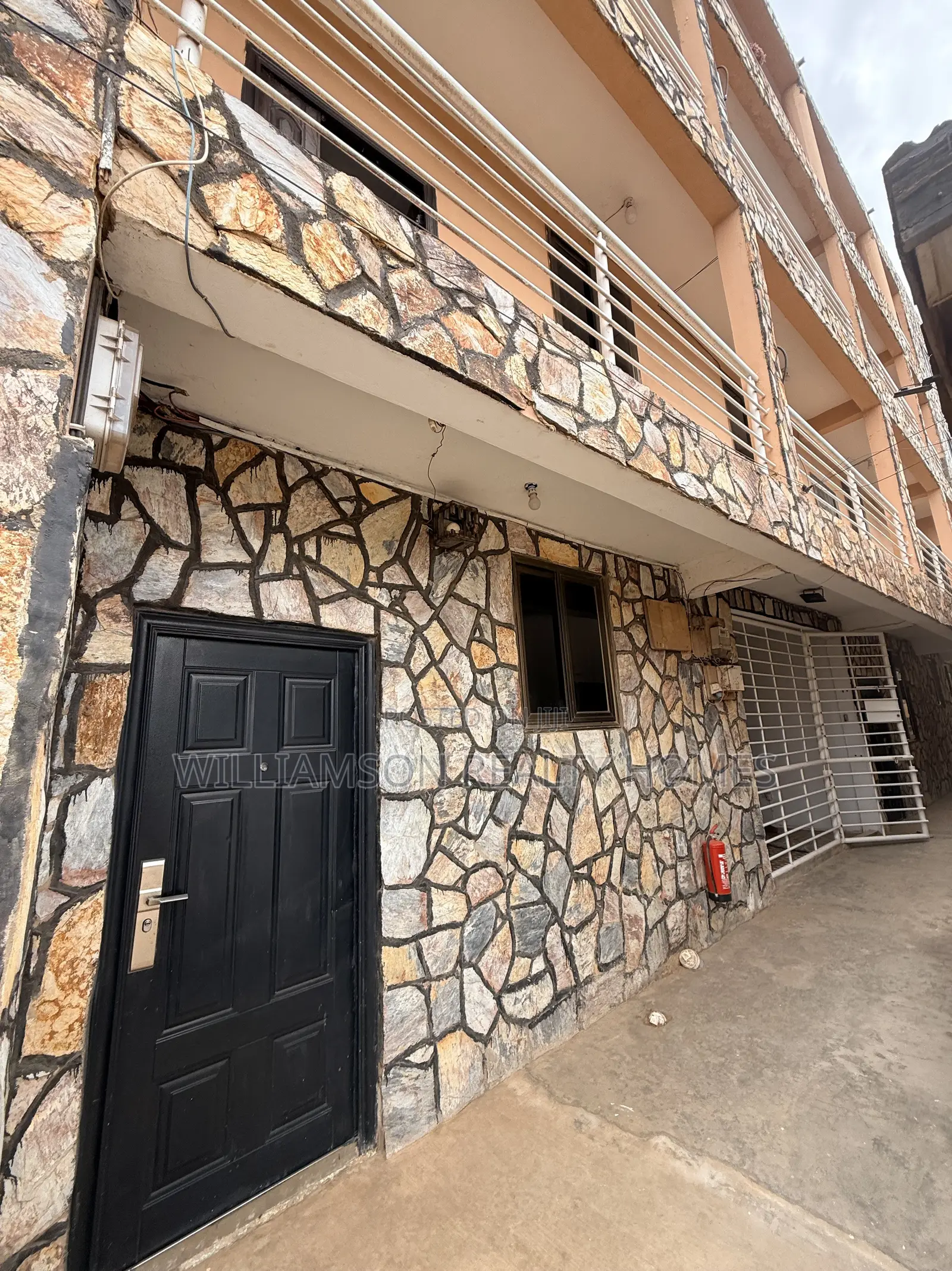 1bdrm Apartment in Hfc Estate Area, Spintex for rent